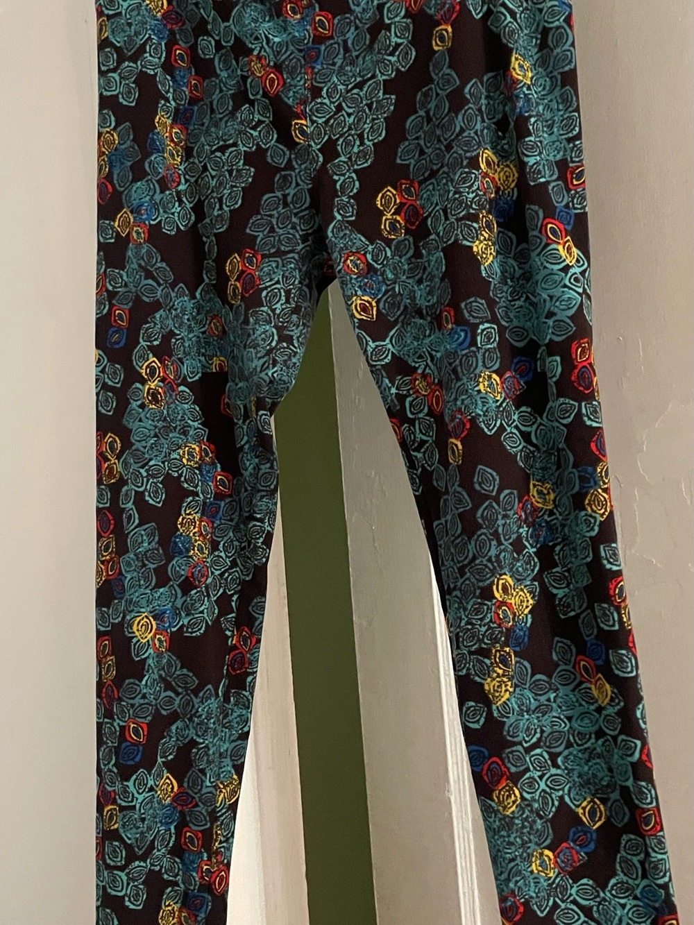 LuLaRoe Ladies Teal Floral Print Leggings - Tall and Curvy